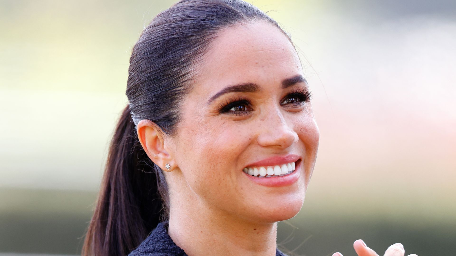 Meghan Markle wearing Serena Williams earrings at the Invictus Games