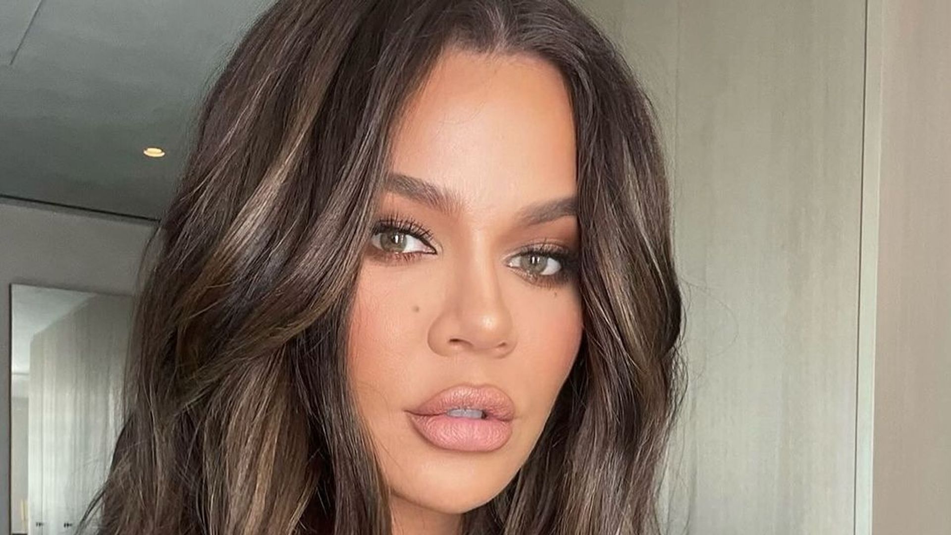 Khloe Kardashian returns to her roots with dramatic winter hair transformation