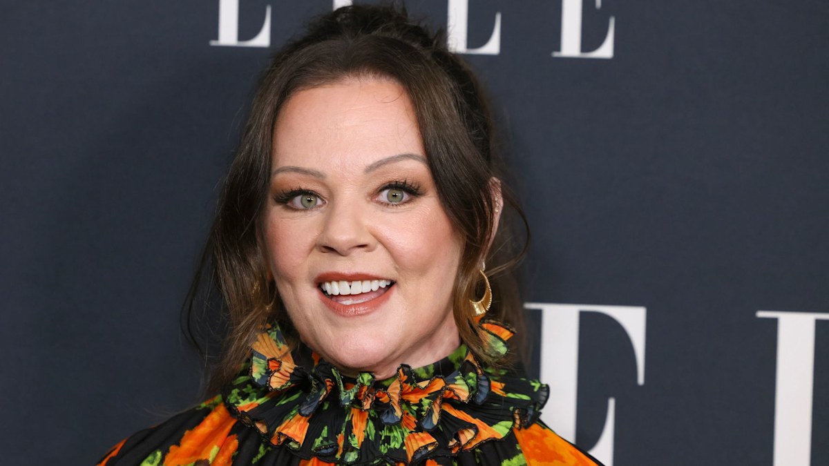 Melissa McCarthy looks incredible as she lights up her new SNL hosting spot Melissa McCarthy looks incredible as she lights up her new SNL hosting spot