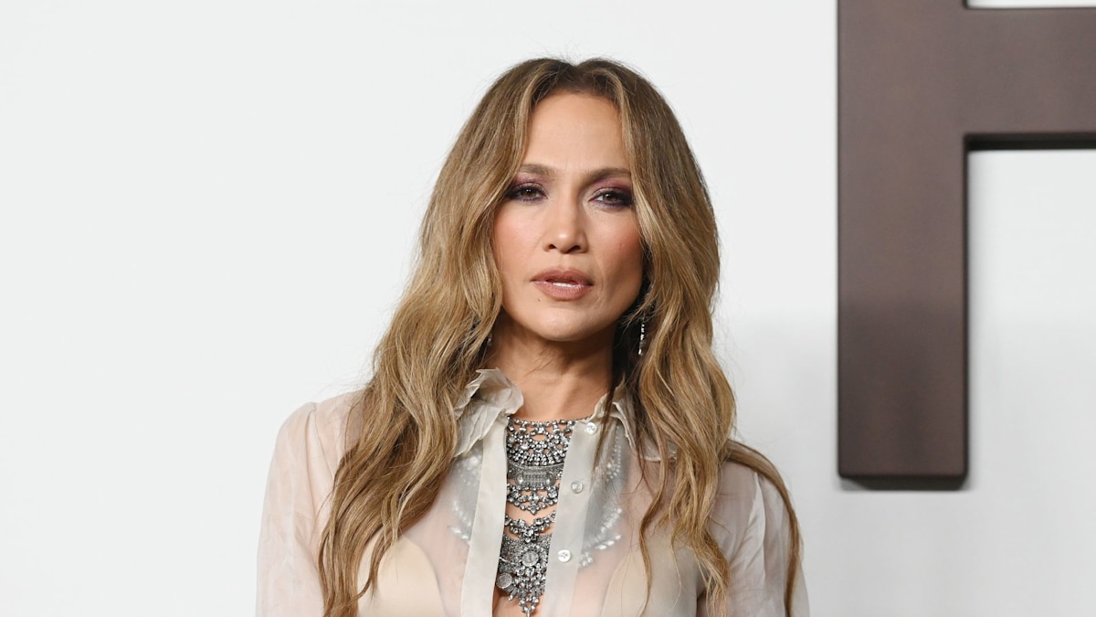 Jennifer Lopez just wore a jumper with her own face on and now we want ...