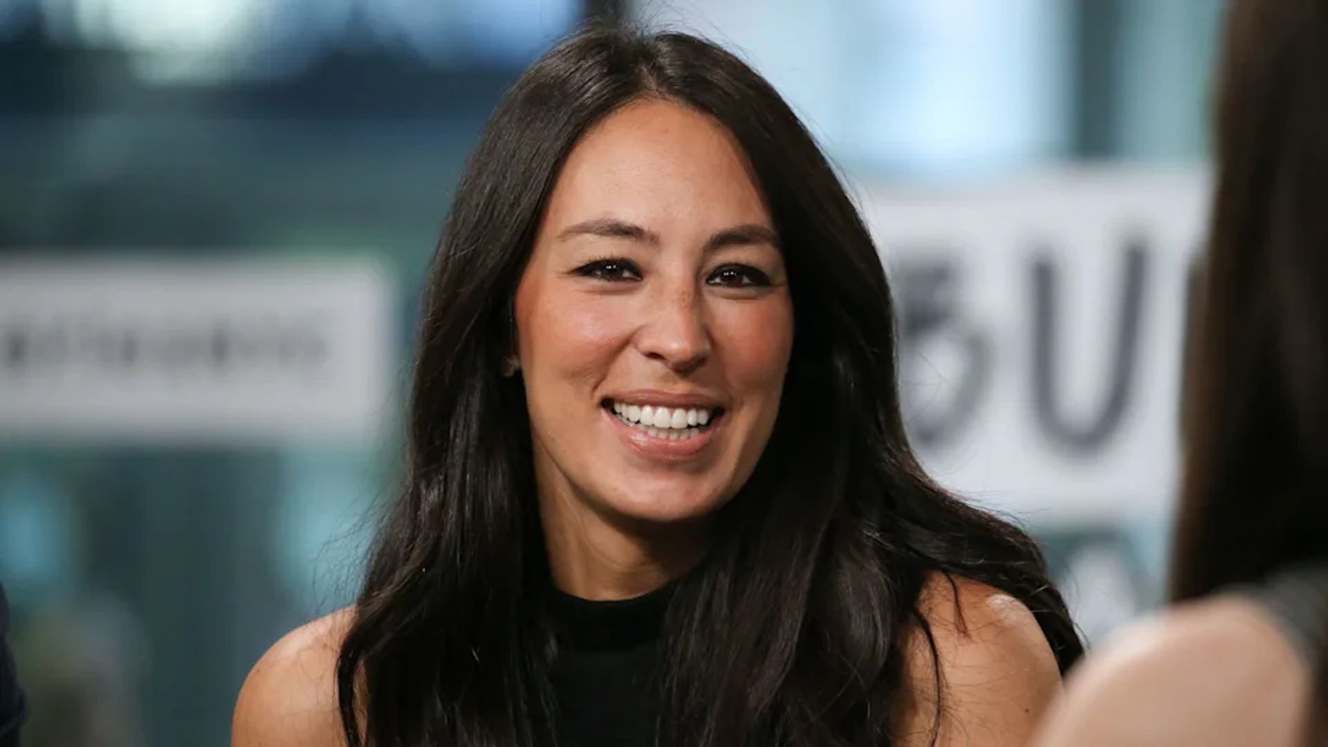 Joanna Gaines dumps fans to rush to Taylor Swift concert