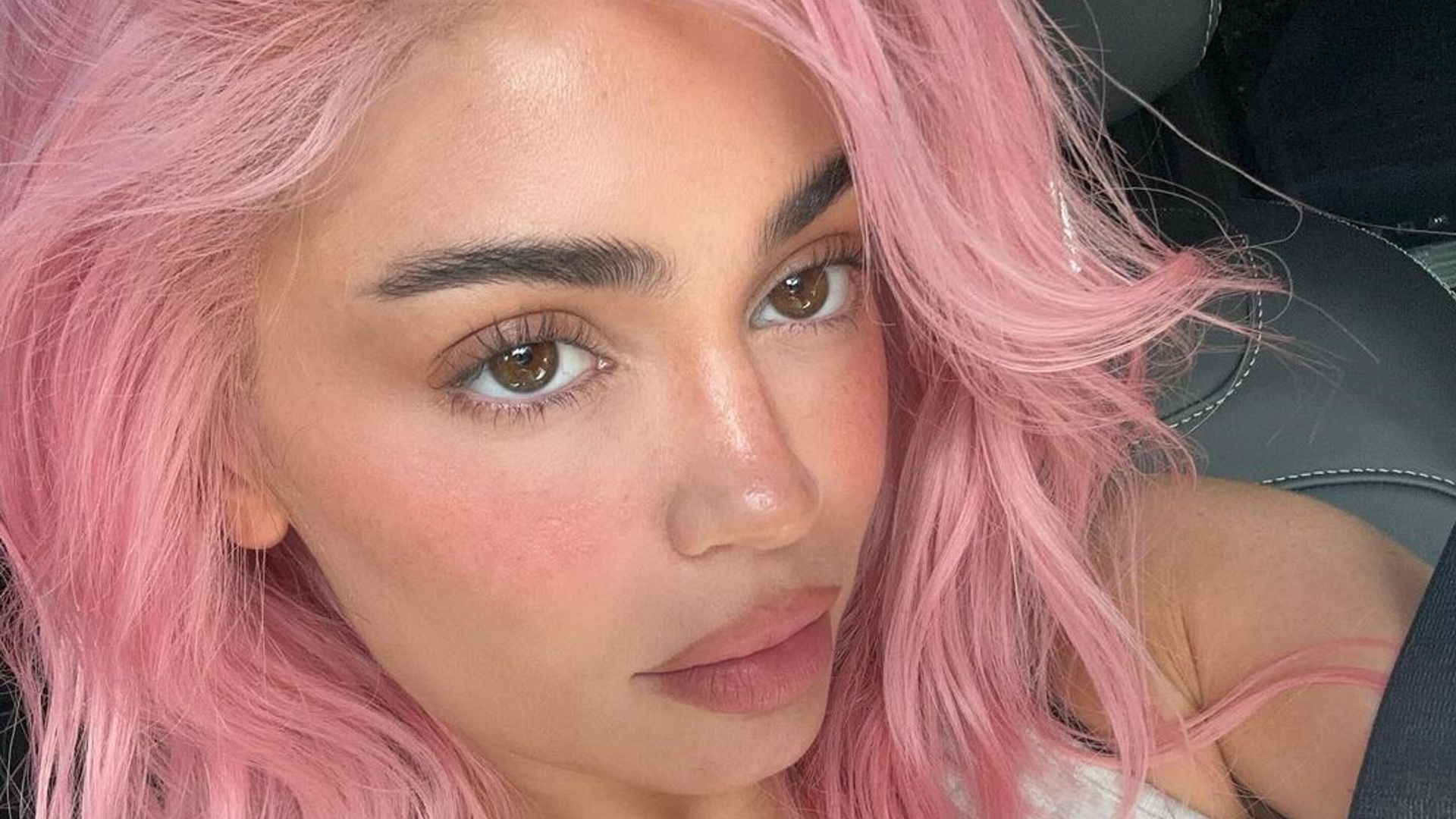 Kylie Jenner's bubblegum pink look