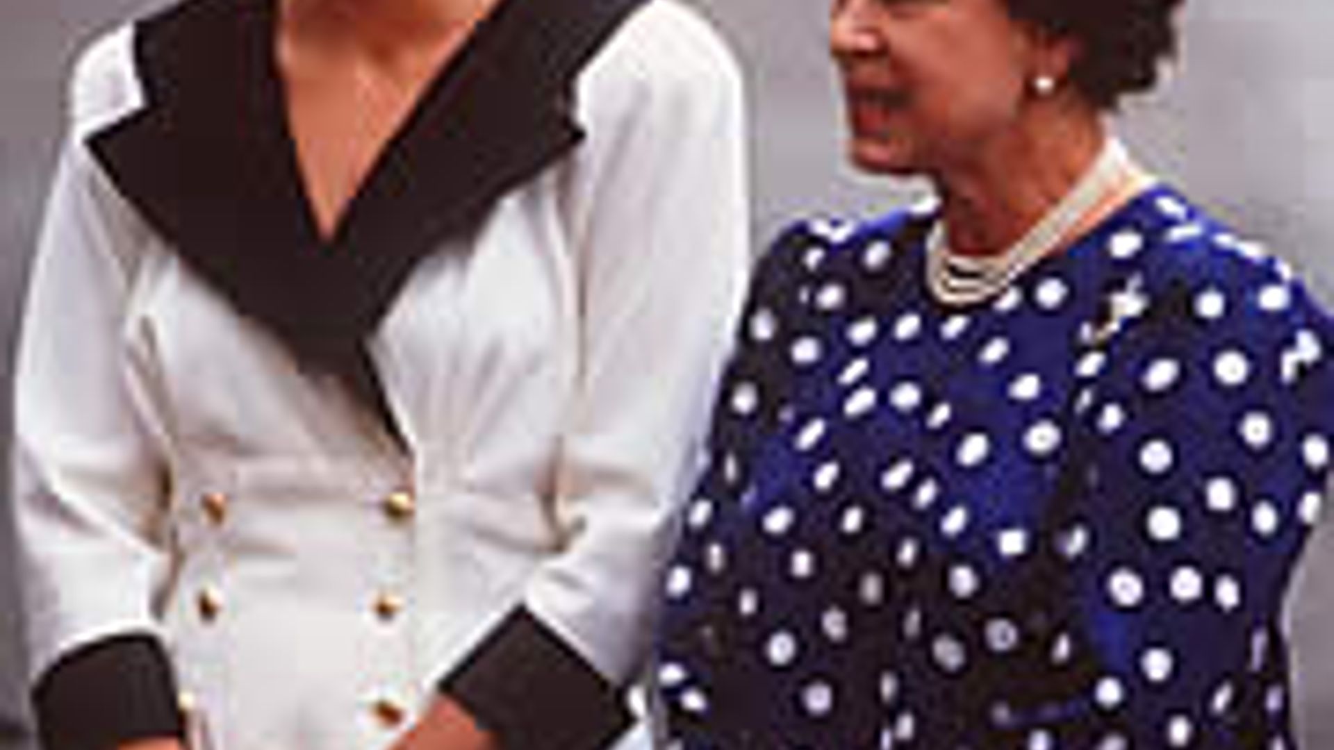 Queen Elizabeth, Princess Diana, Queen's secret sorrow HELLO!(00)