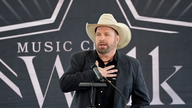 garth brooks music city walk of fame 2023