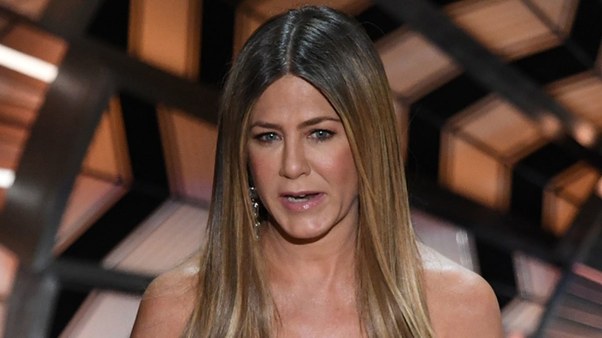 Jennifer Aniston pays emotional tribute to Bill Paxton during Oscar In ...