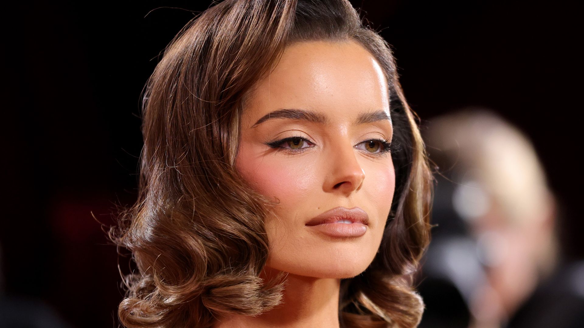 hellomagazine.com - Ella Rayment-Ward - Maura Higgins captures chance encounter with Hollywood legend at the Super Bowl