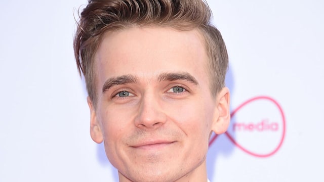 joe sugg waitress