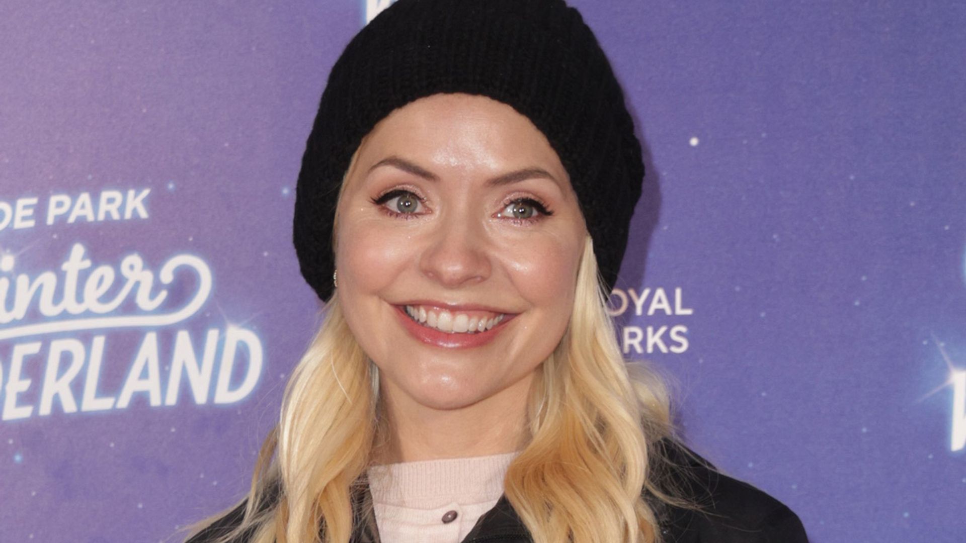 holly willoughby wearing beanie hat