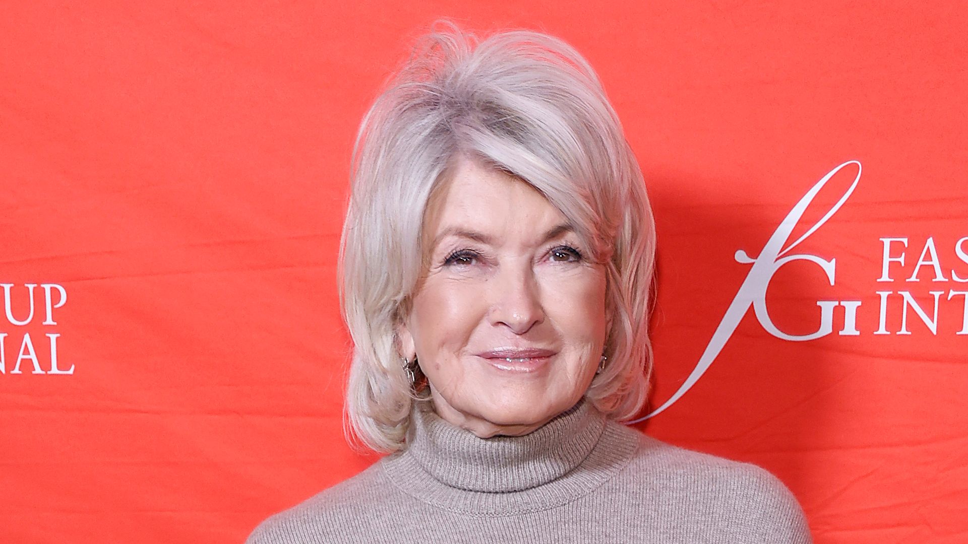 Martha Stewart enjoys visit with Guy Ritchie and wife Jacqui at the estate he won in Madonna divorce 