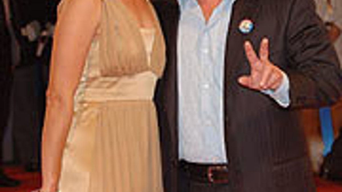 Emilio Estevez, Sonja Magdevski, Emilio Estevez to wed his HELLO!