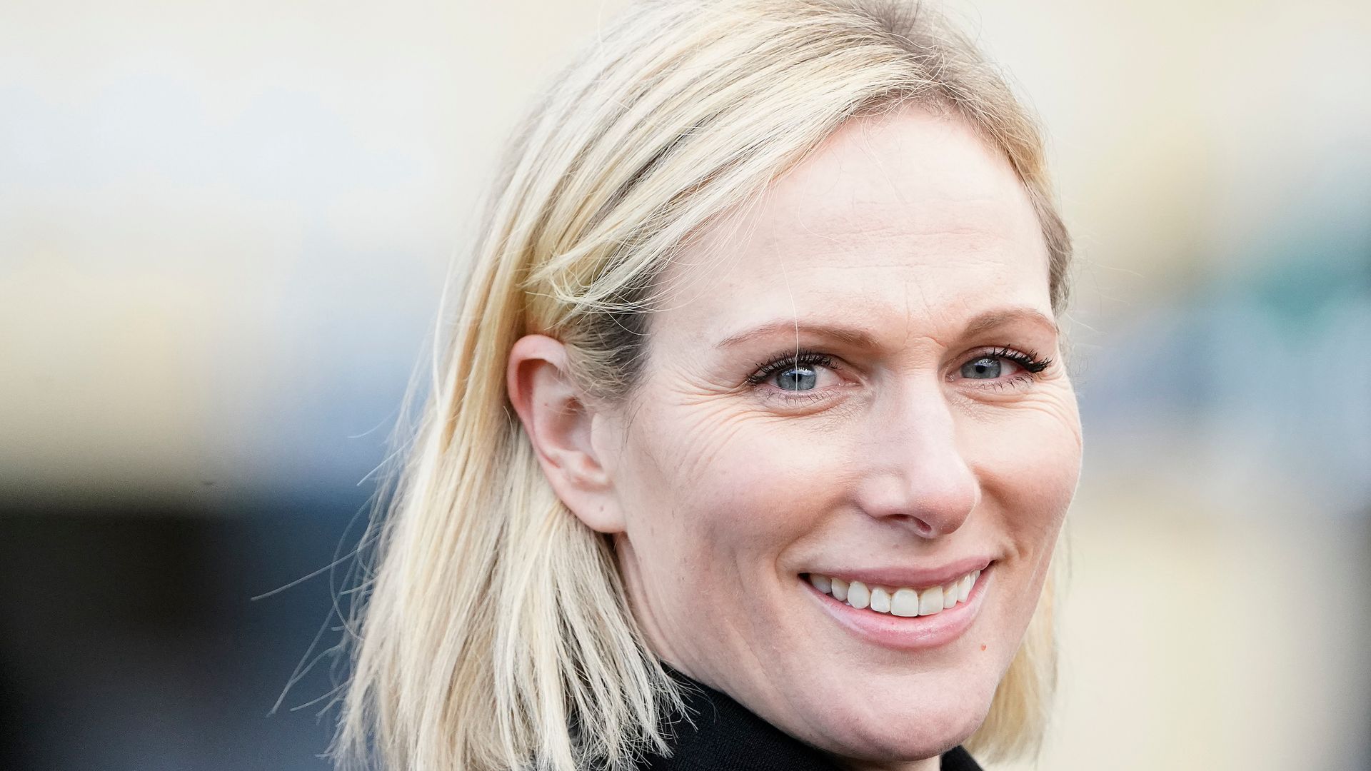 zara tindall com corte de cabelo bob