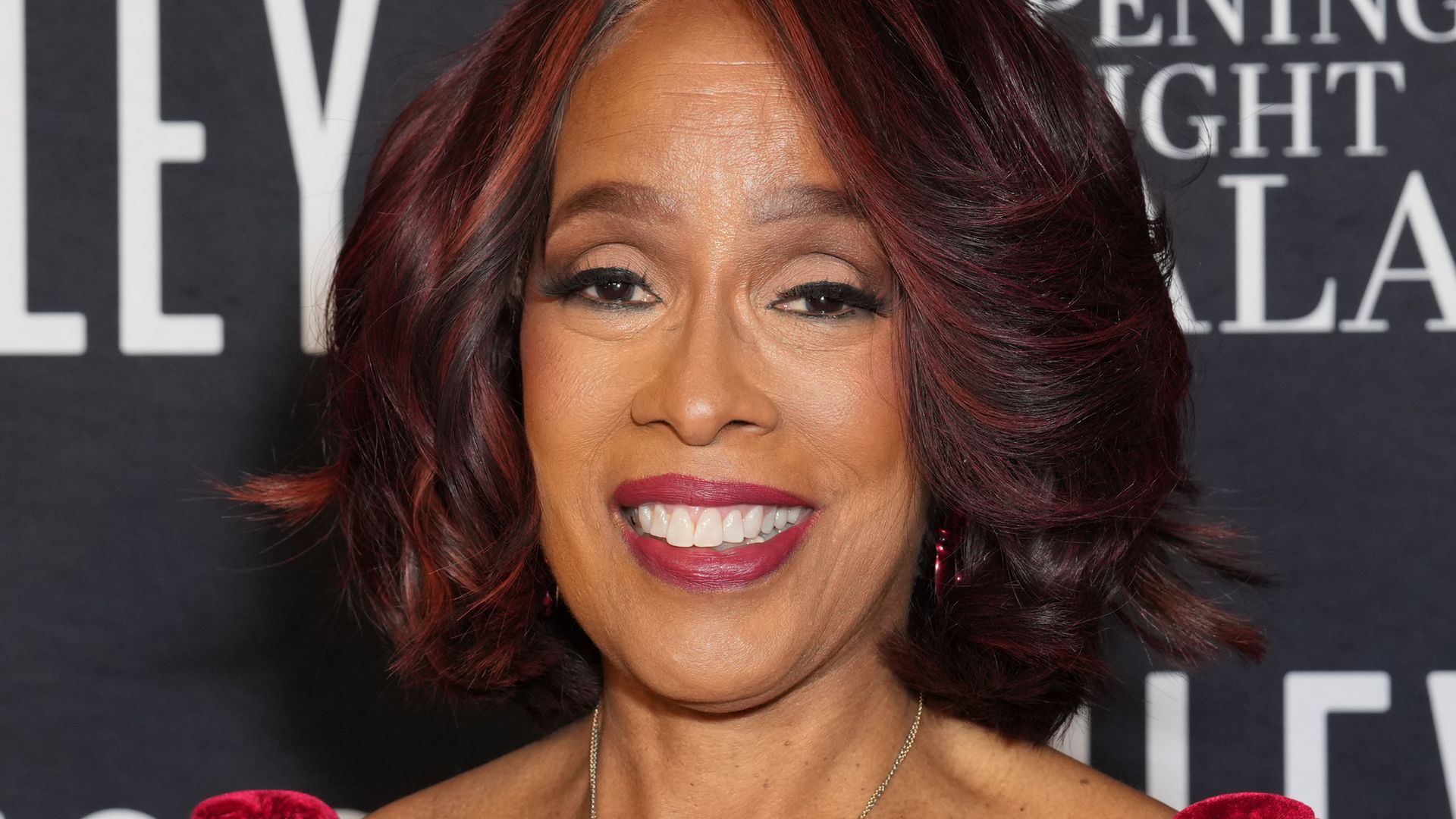 Gayle King shows off hourglass figure in bathing suit