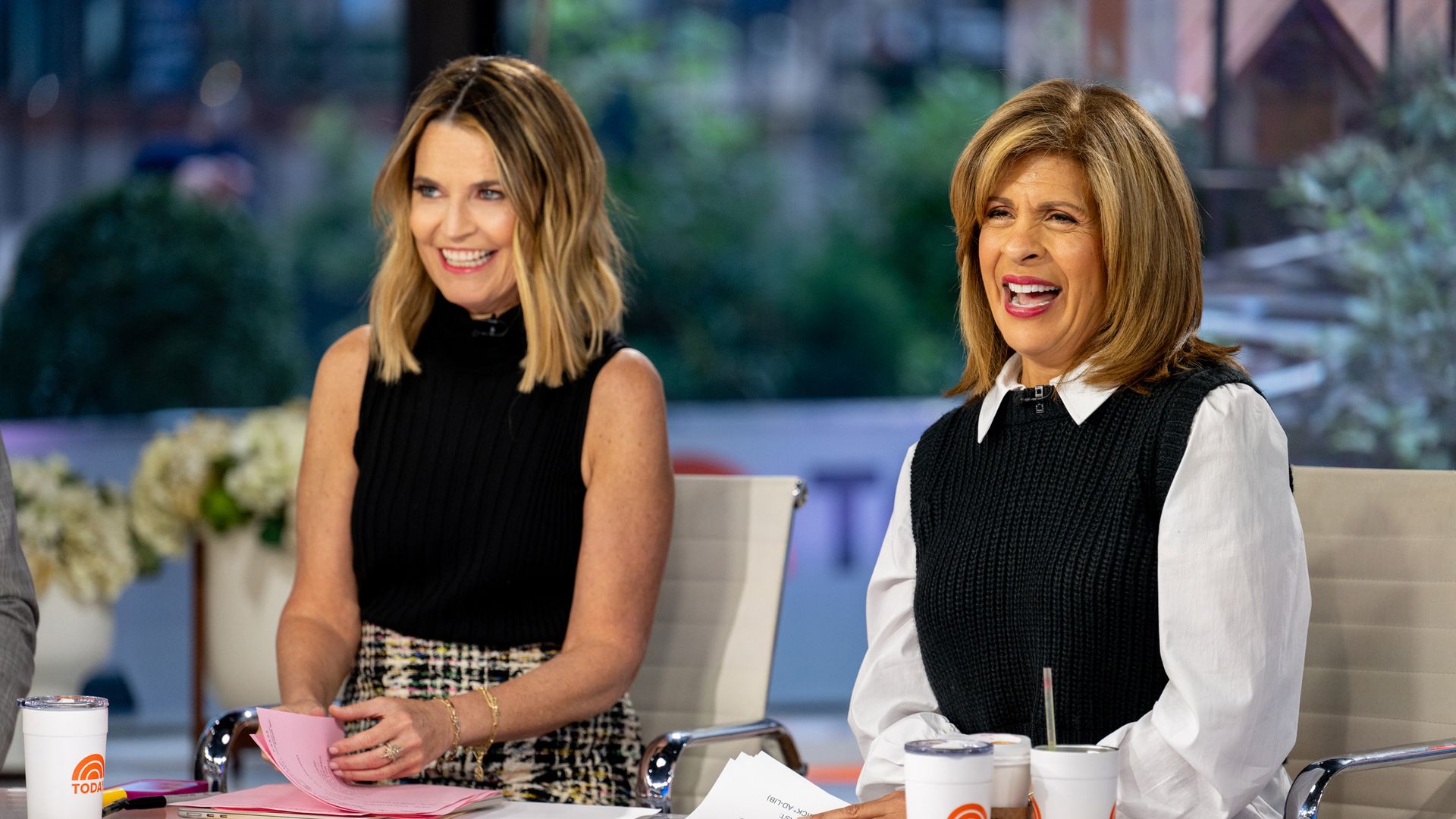 savannah guthrie hoda kotb today desk