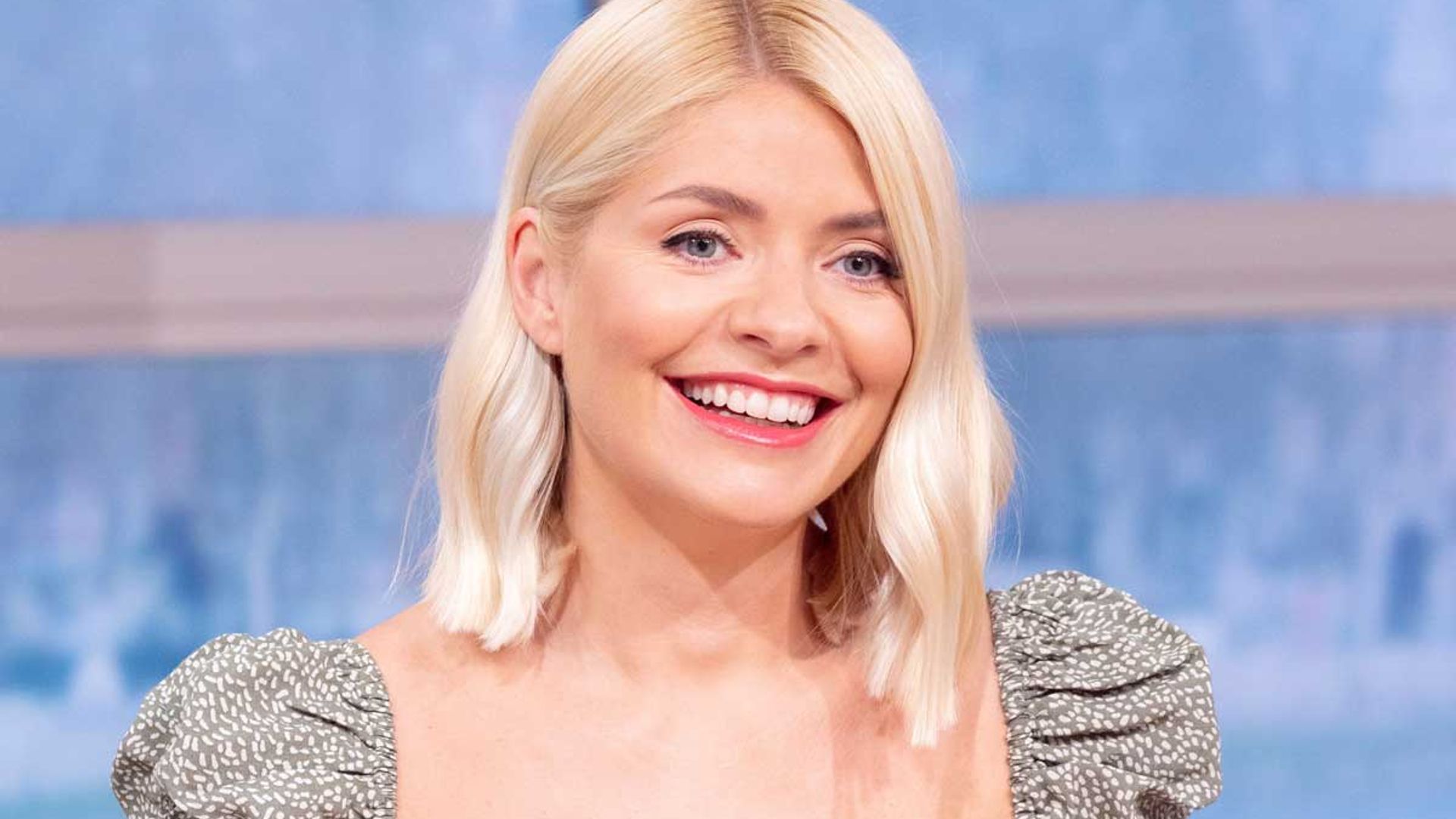 holly willoughby beauty