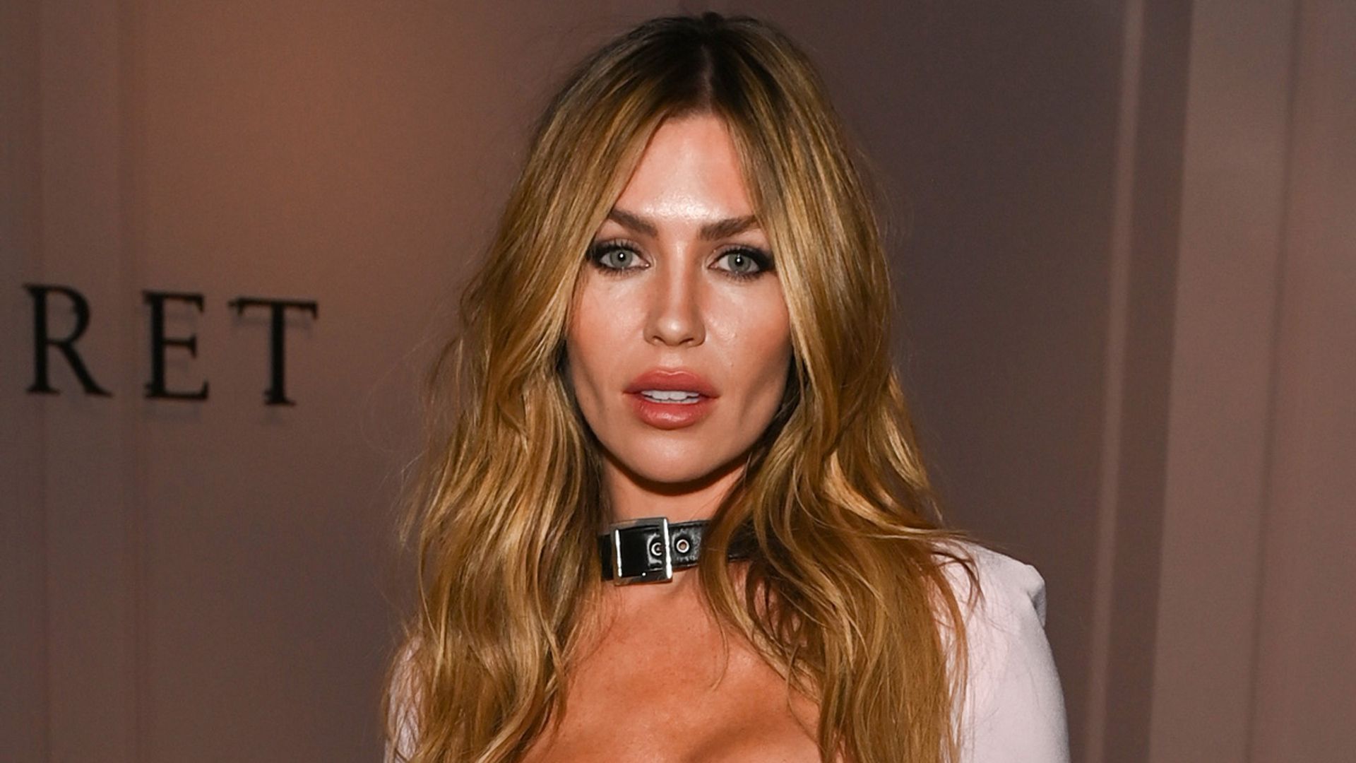 Ansigt opad Uberettiget følelsesmæssig Abbey Clancy displays her tiny waist in sheer lace lingerie | HELLO!