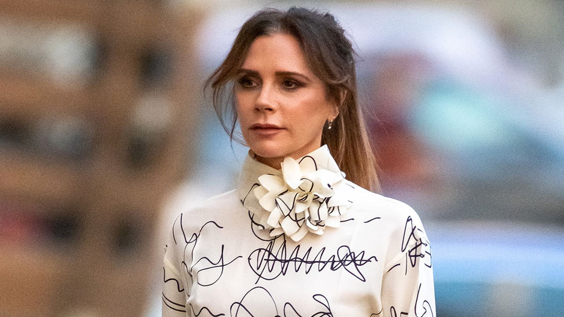 Victoria Beckham WOWS in graffiti print - and you should see her ...