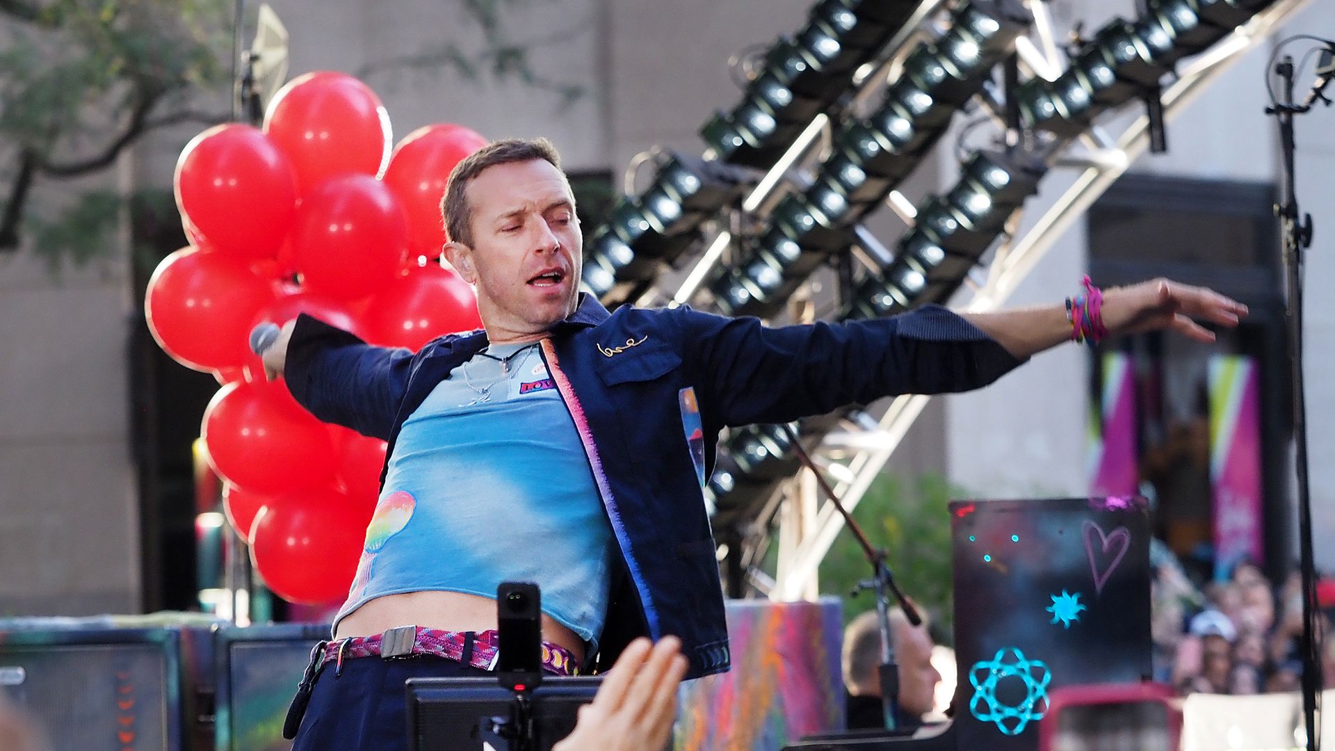 Chris Martin's dramatic onstage tumble in Melbourne leaves fans in shock