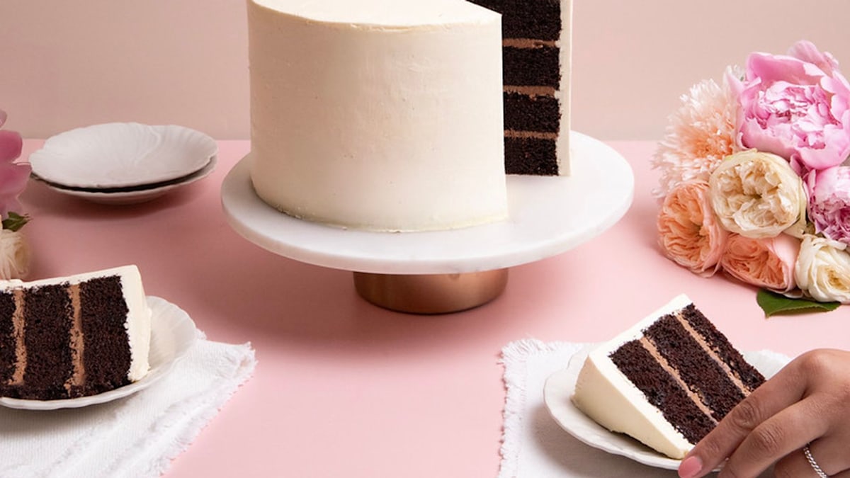 The minimalist wedding cakes to consider for your nuptials - from £90
