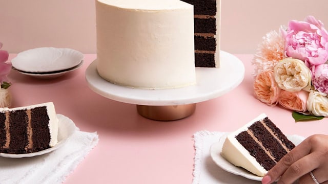 Naked wedding cake 