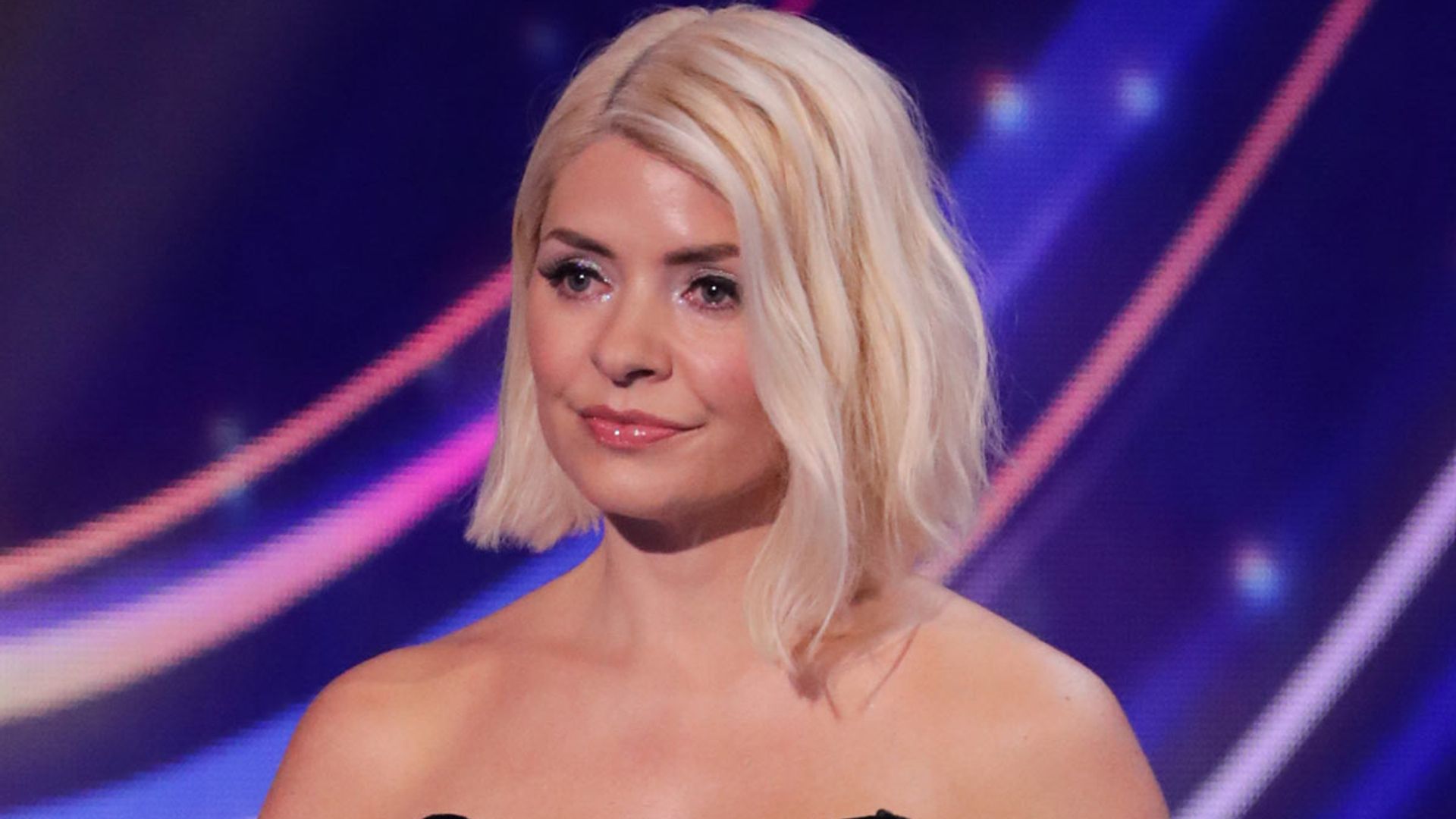 holly willoughby tests positive covid 19