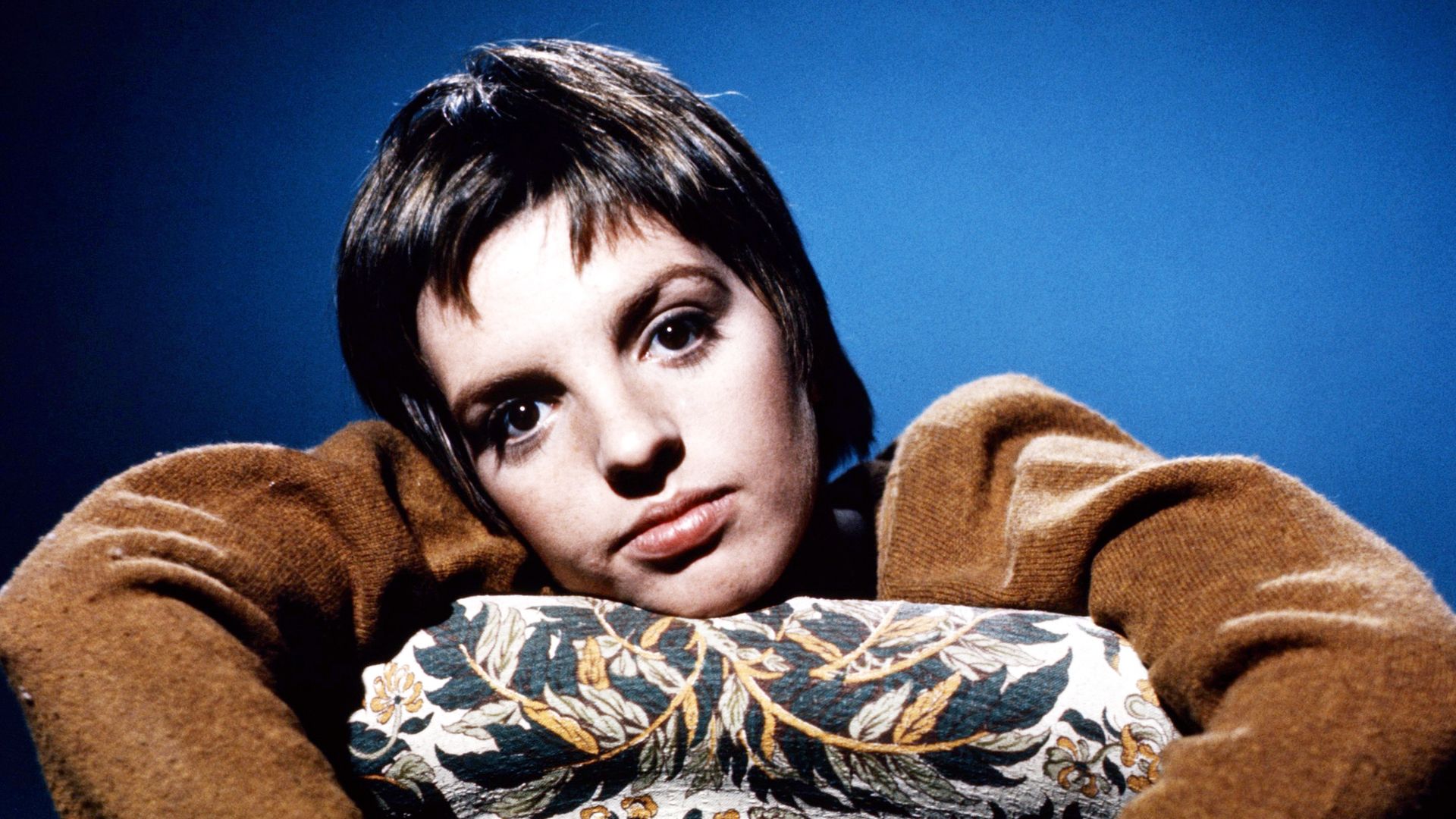 Liza Minnelli’s transformation from childhood appearances with mom Judy Garland to active life at 79 in photos