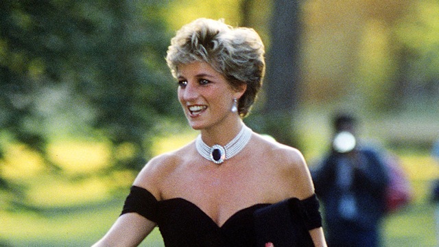 Princess Diana (1961 - 1997) arriving at the Serpentine Gallery, London, in a gown by Christina Stambolian, June 1994. (Photo by Jayne Fincher/Getty Images)