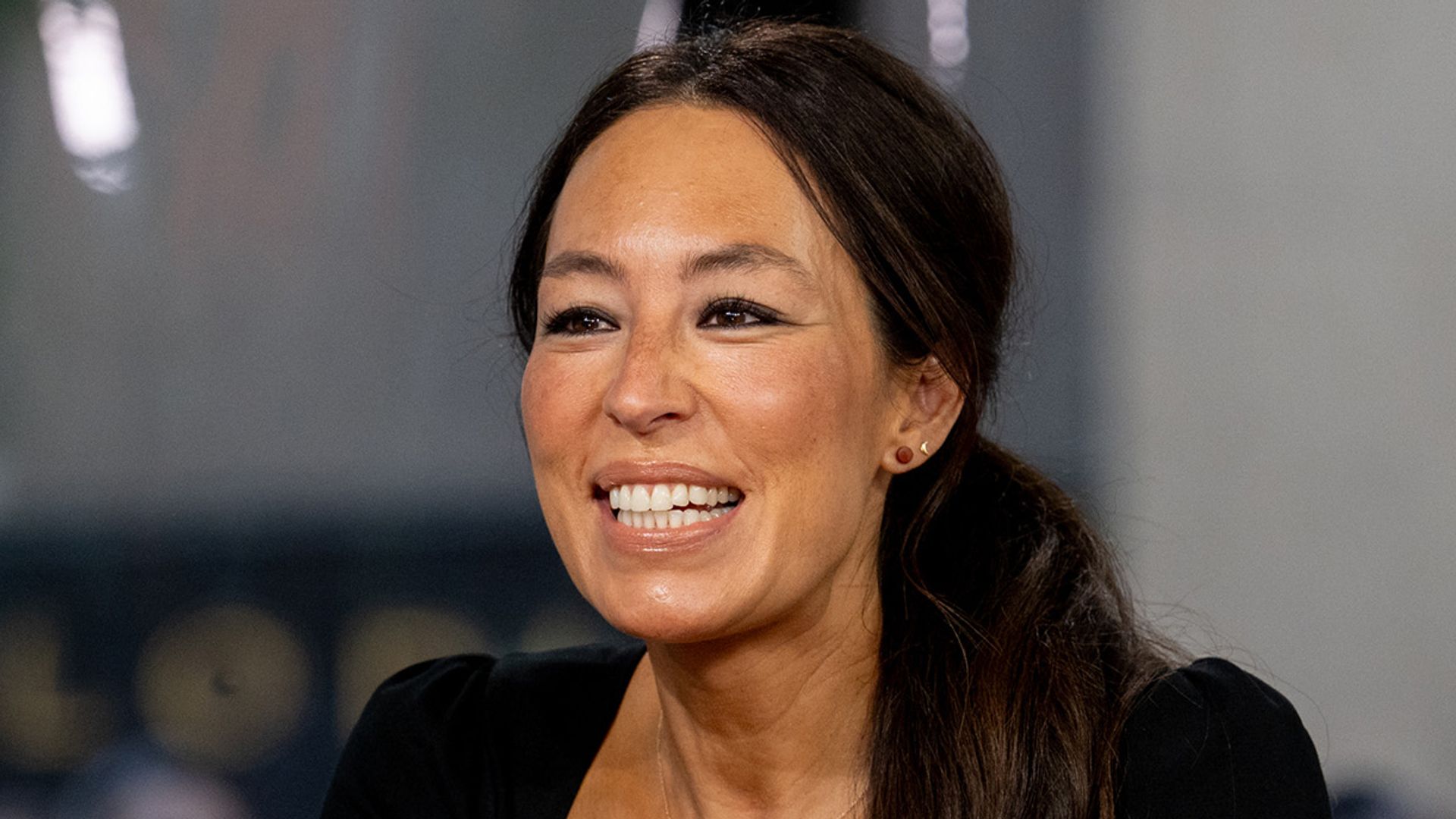Joanna Gaines' daughter is her twin in new photo as they hold hands during family day out