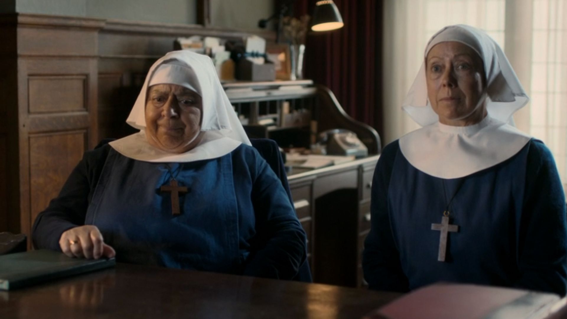 Miriam Margolyes and Jenny Agutter in Call the Midwife