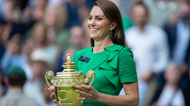 Kate Middleton holding men's trophy at Wimbledon 2023