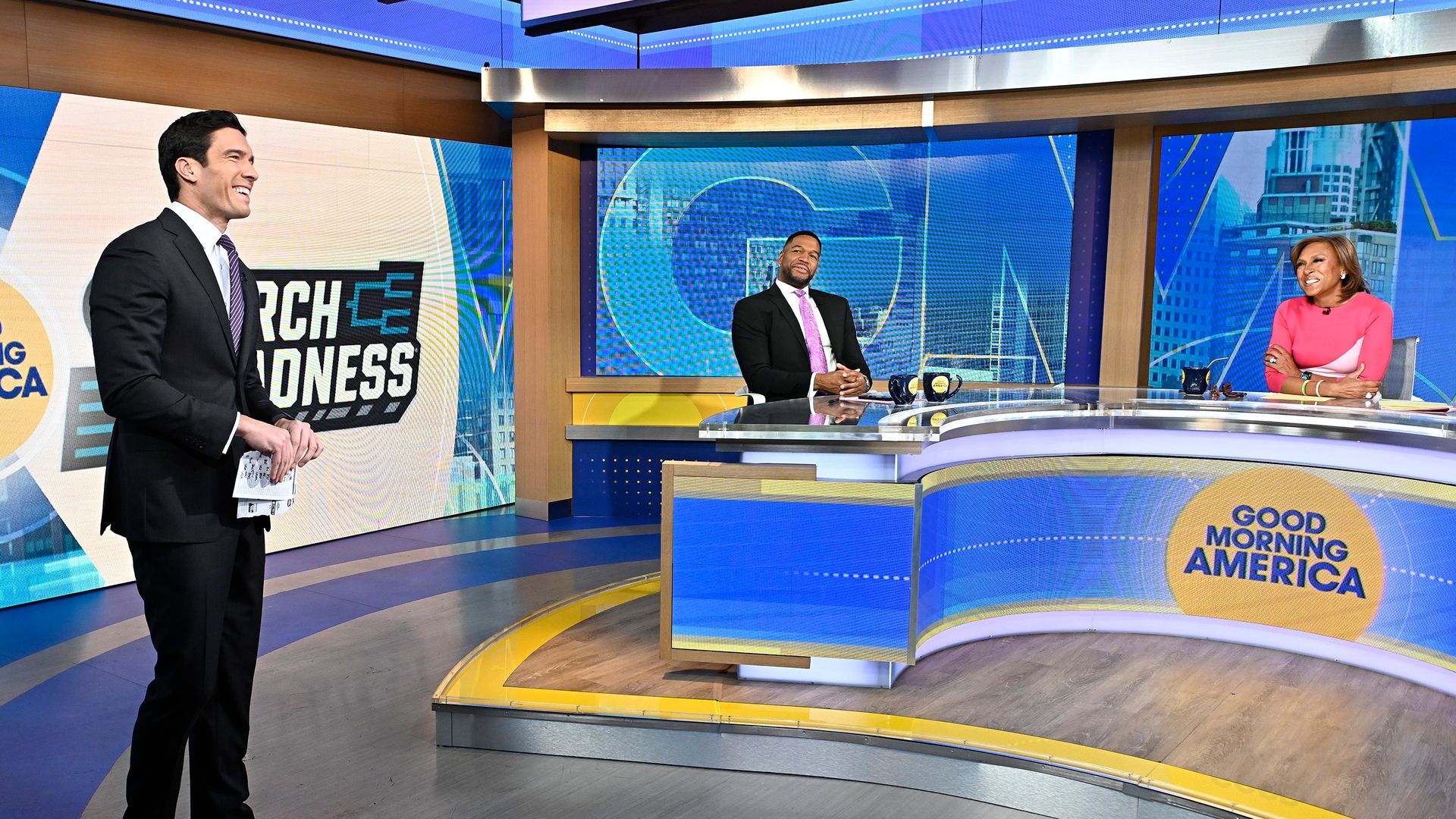 Will Reeve in the GMA studios with Robin Roberts and Michael Strahan 