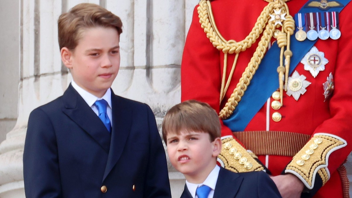 Prince George has a big brother moment with Prince Louis on Trooping ...