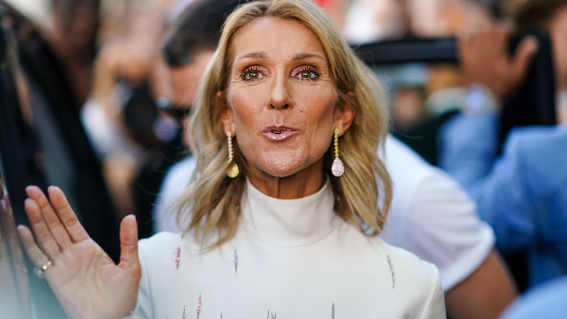 Celine Dion puts on daring display as she makes surprise return to spotlight 