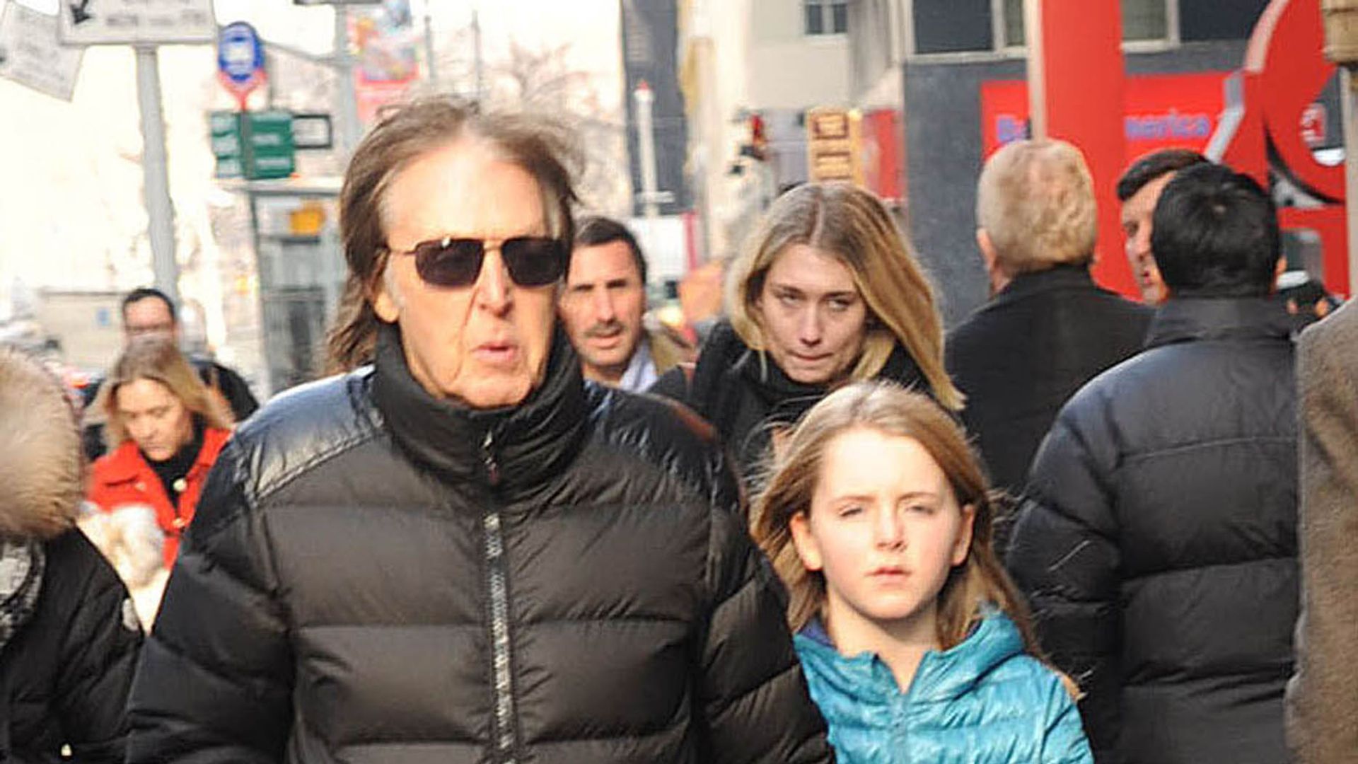 photo of paul mccartney with daughter beatrice