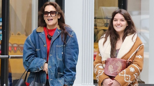 Katie Holmes and Suri Cruise 

Pictured: Katie Holmes, Suri Cruise

BACKGRID UK 12 FEBRUARY 2024 

BYLINE MUST READ: BrosNYC / BACKGRID

UK: +44 208 344 2007 / uksales@backgrid.com

USA: +1 310 798 9111 / usasales@backgrid.com

*Pictures Containing Children Please Pixelate Face Prior To Publication*