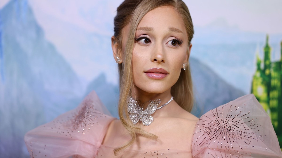 Ariana Grande mourns heartbreaking family loss in emotional tribute
