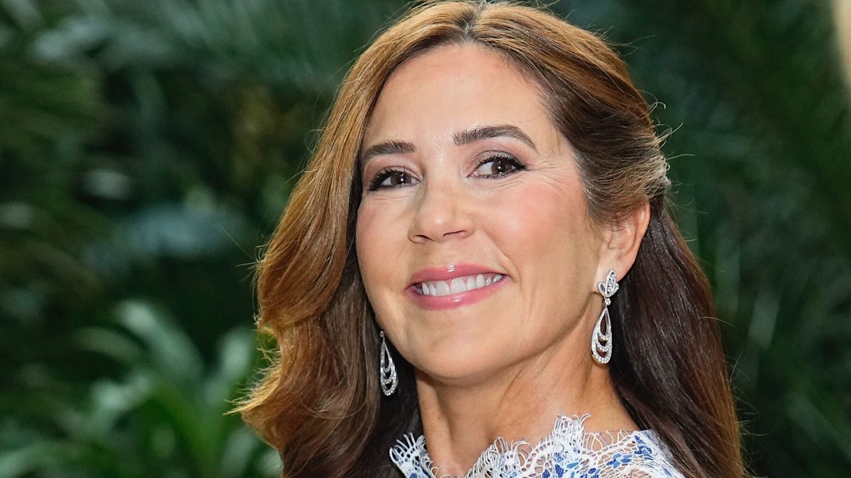 Queen Mary interrupts summer break with personal message