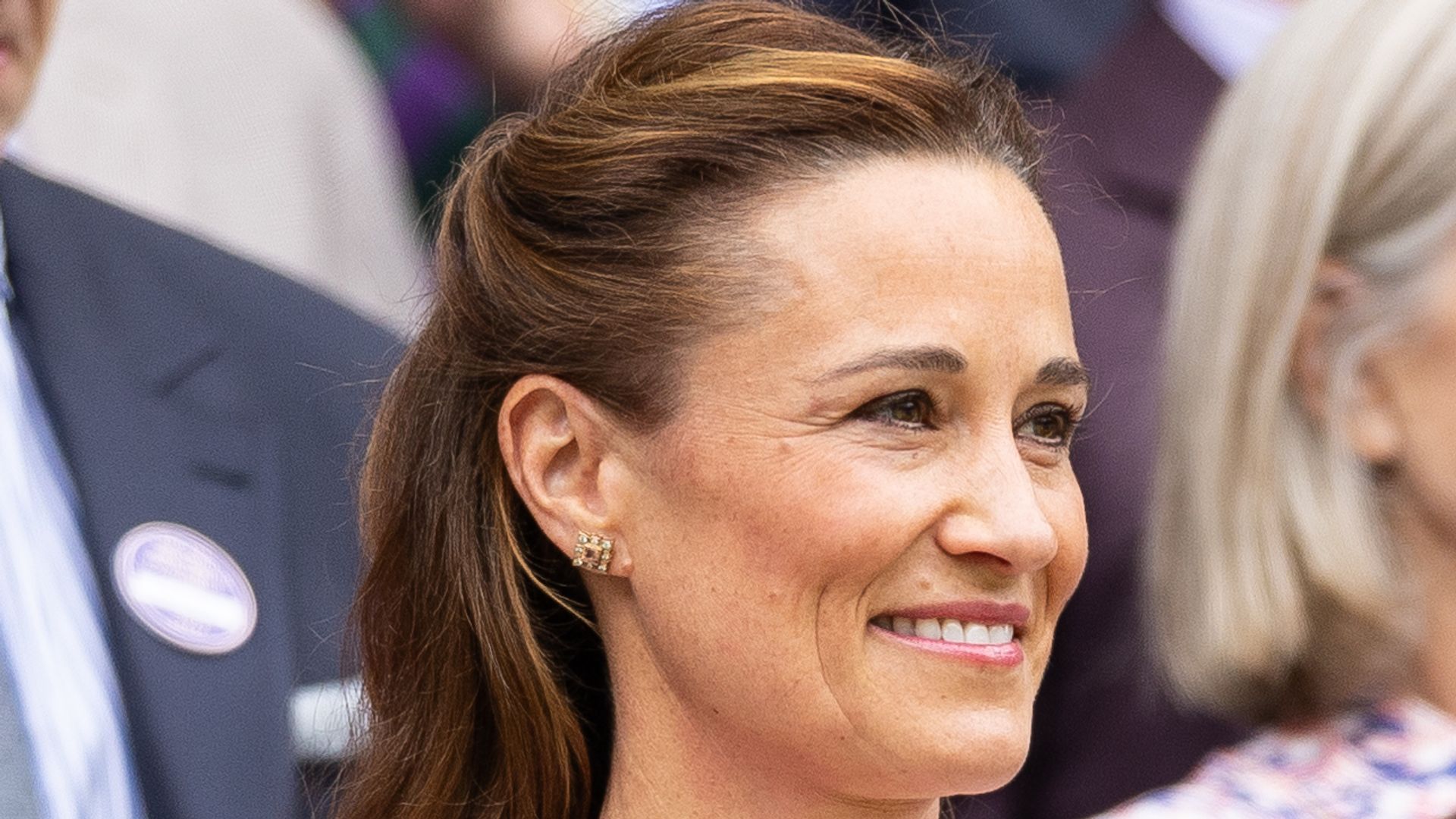 Pippa Middleton makes stylish surprise appearance at Silverstone