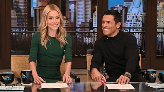 Kelly Ripa and Mark Consuelos in the Live studio