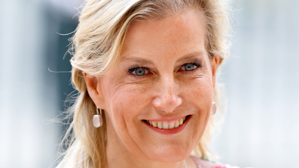 Duchess Sophie is a vision in sheer royal blue gown for Diwali