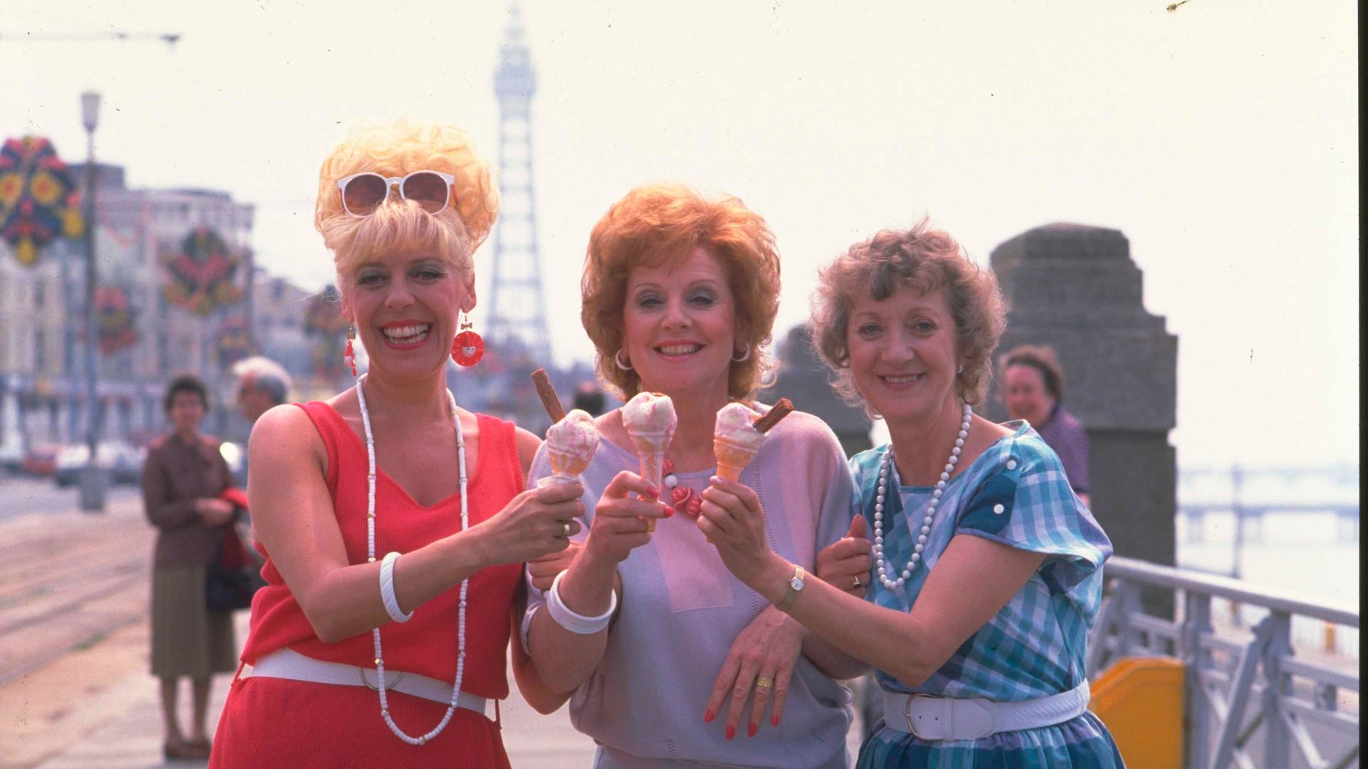 Soap opera star, 92, makes stunning rare red carpet appearance