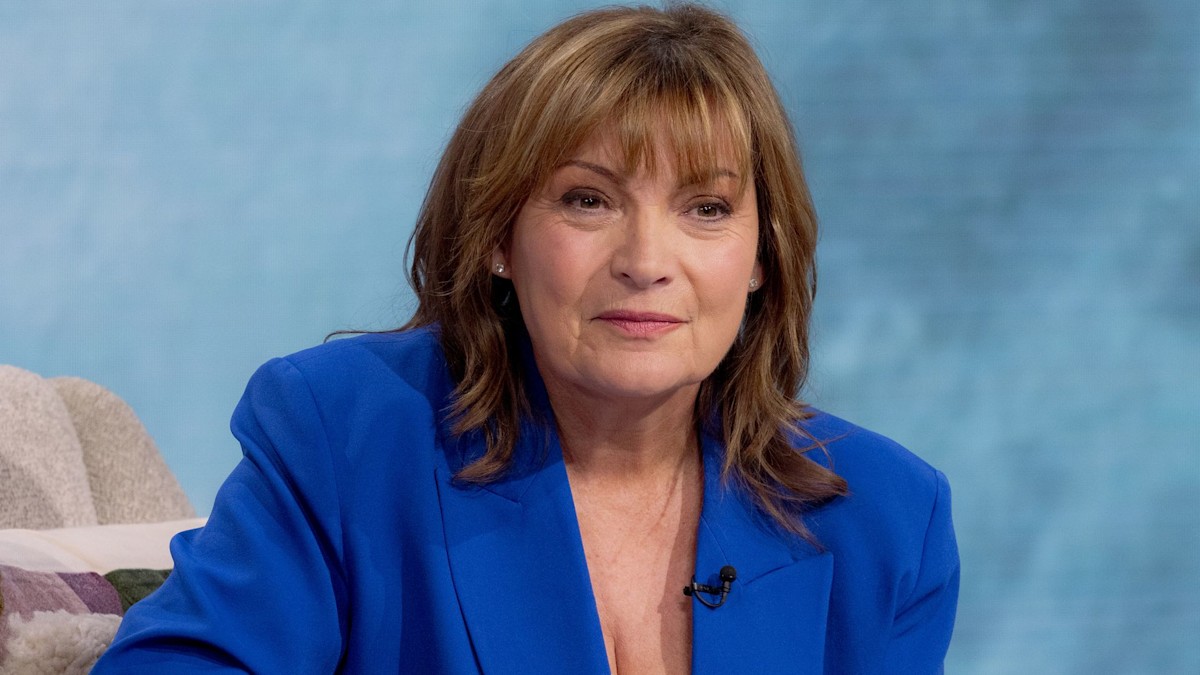 Lorraine Kelly causes concern after breaking Buckingham Palace rules