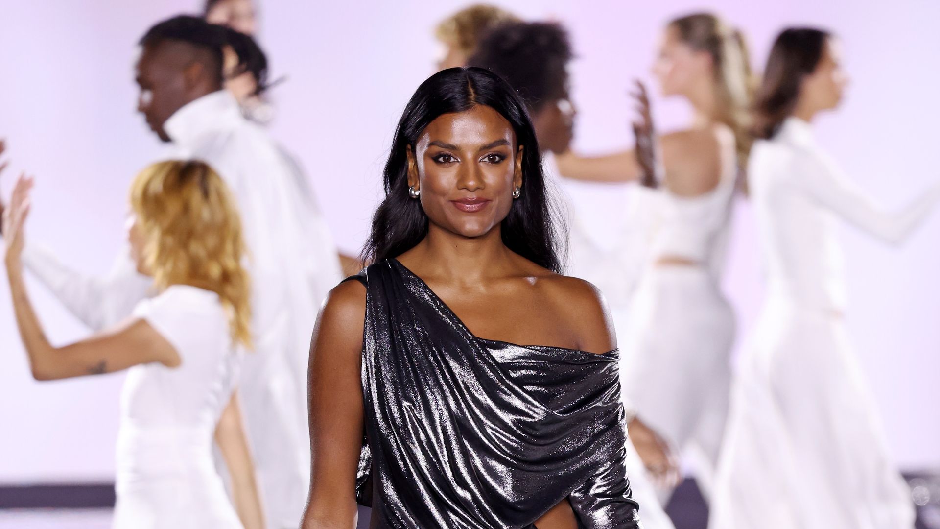 Simone Ashley walks the runway during "Le Défilé L'Oréal Paris â Walk Your Worth" Womenswear Spring-Summer 2025 show as part of Paris Fashion Week on September 23, 2024 in Paris, France. (Photo by Pascal Le Segretain/Getty Images)