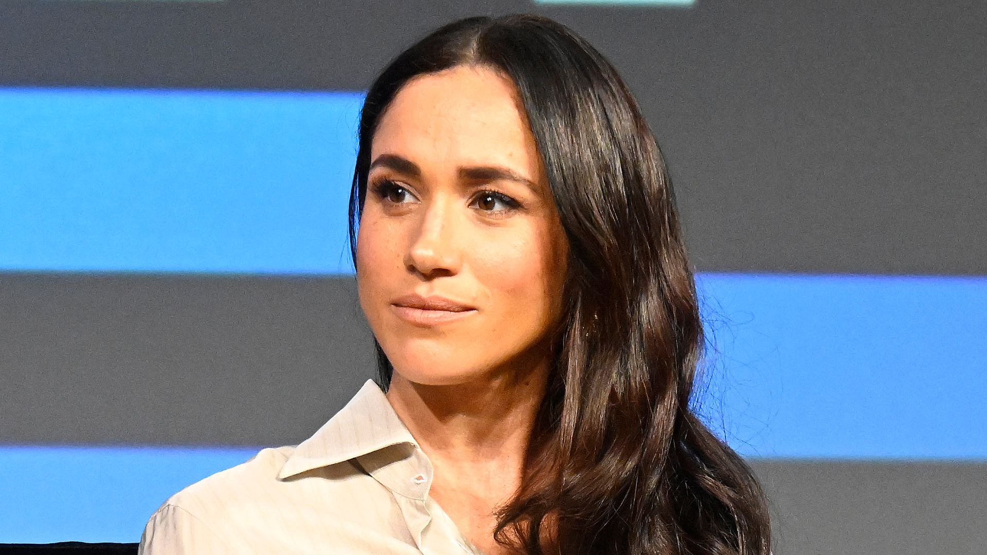Meghan Markle makes contact with estranged father in hospital