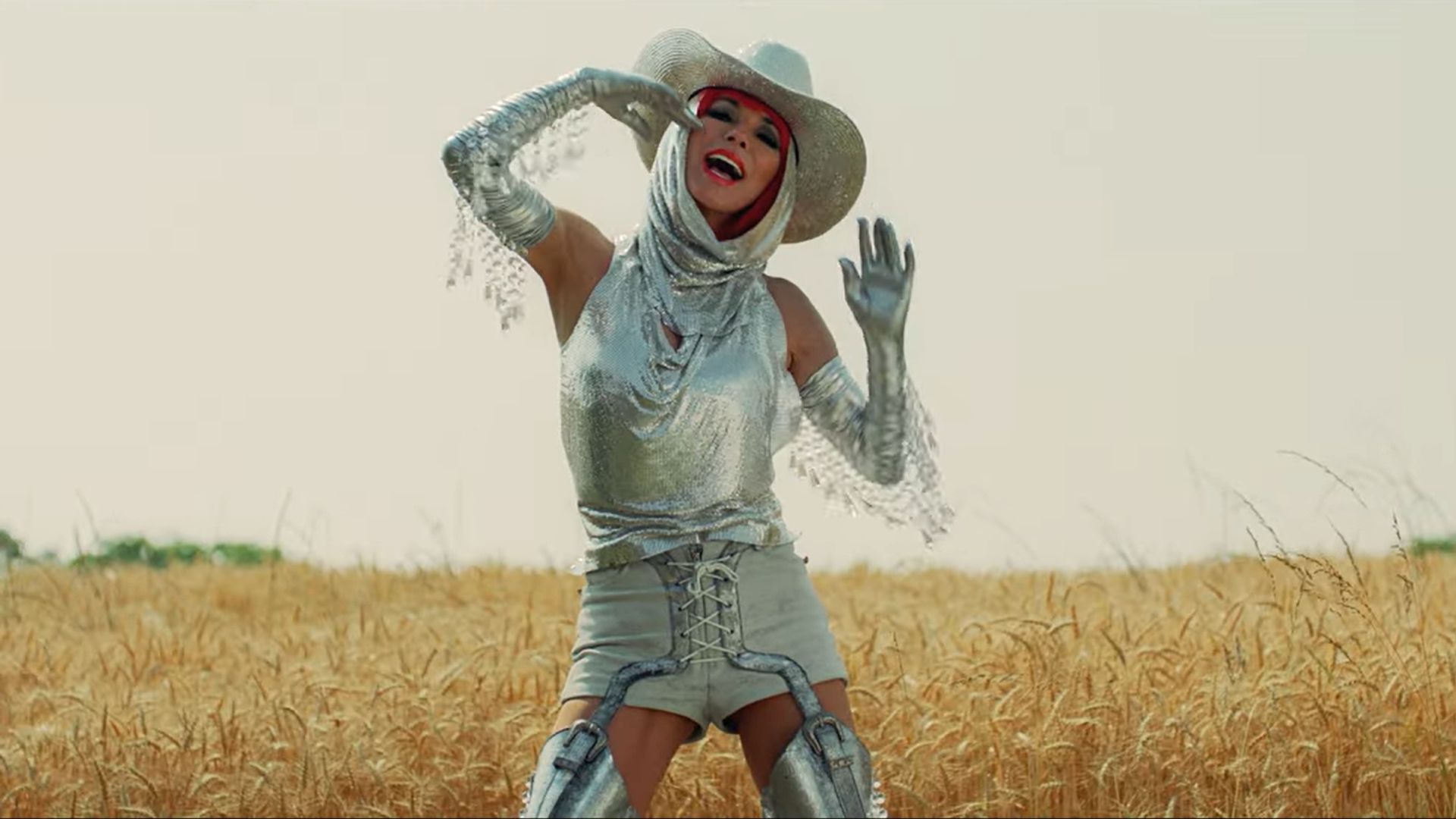 Shania Twain in the new music video for 'Unhealthy'