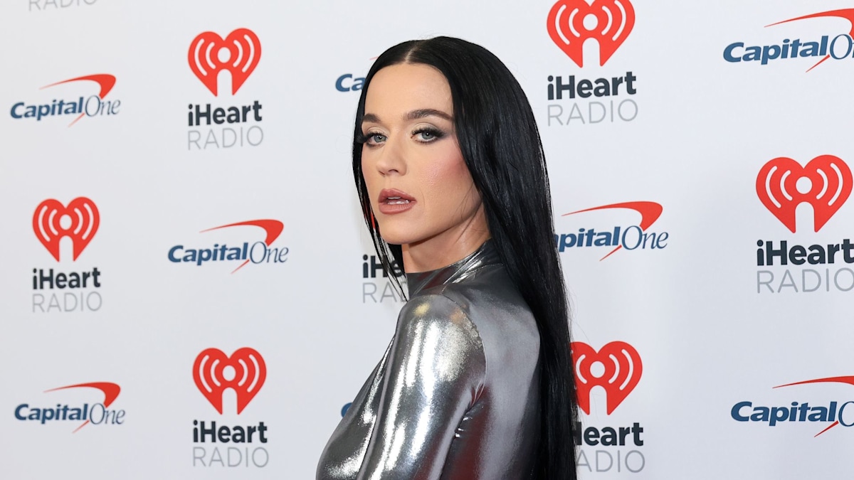 Katy Perry displays 20lbs weight loss in skintight metallic dress