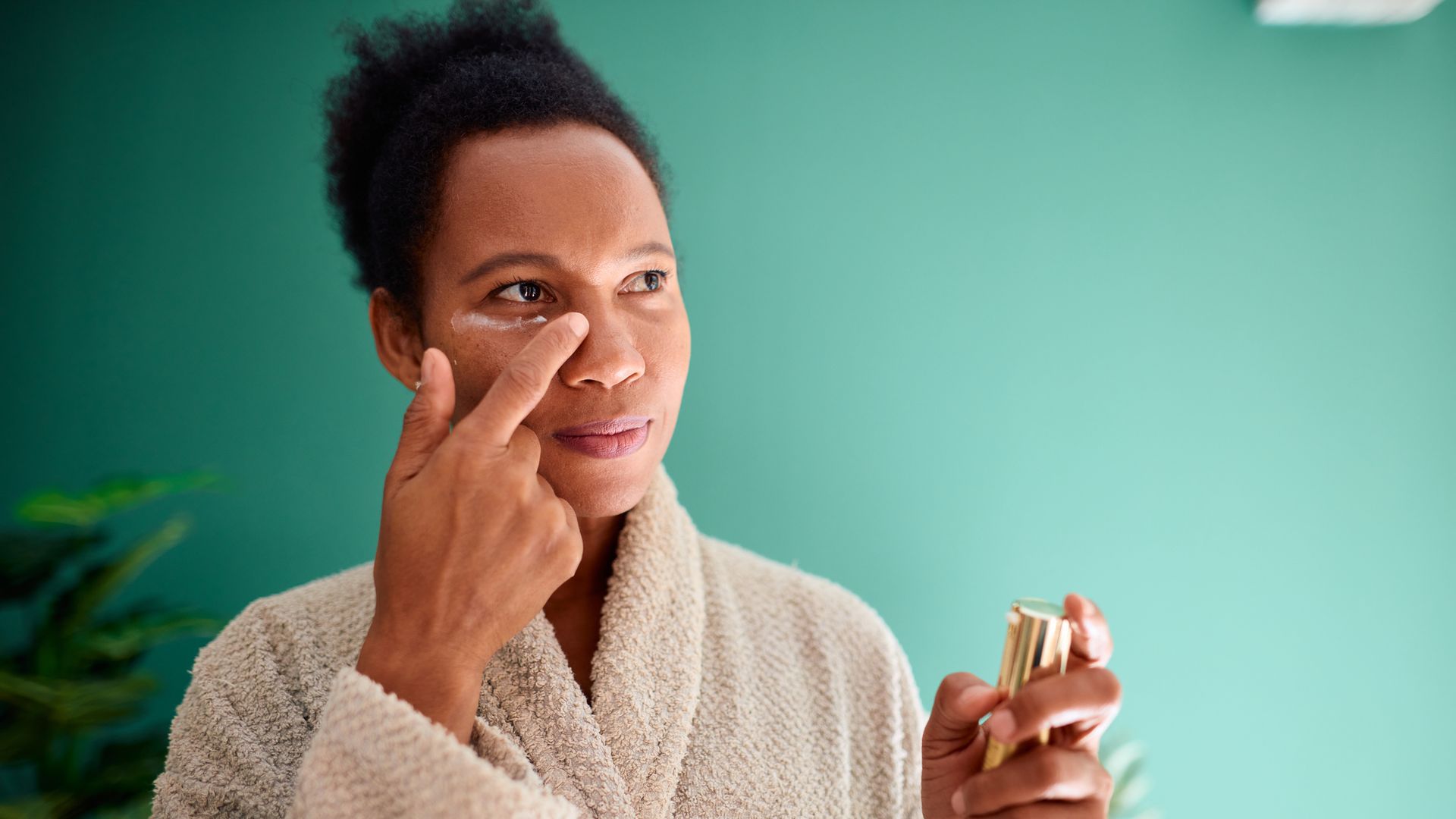 An overnight mask helps to hydrate the skin while you sleep