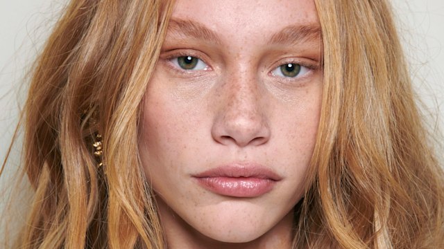 Model with beachy waves 