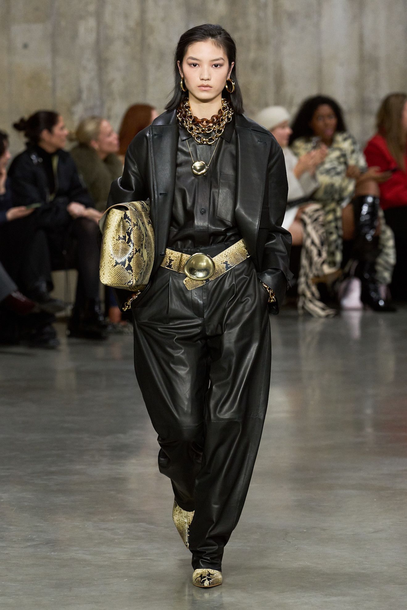 Du drame vintage au nouveau minimalisme, les plus grandes tendances de LFW AW26 12 Joseph AH26