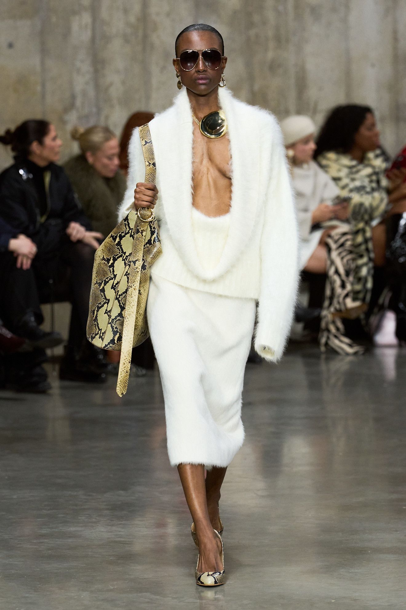 Du drame vintage au nouveau minimalisme, les plus grandes tendances de LFW AW26 13 Joseph AH26