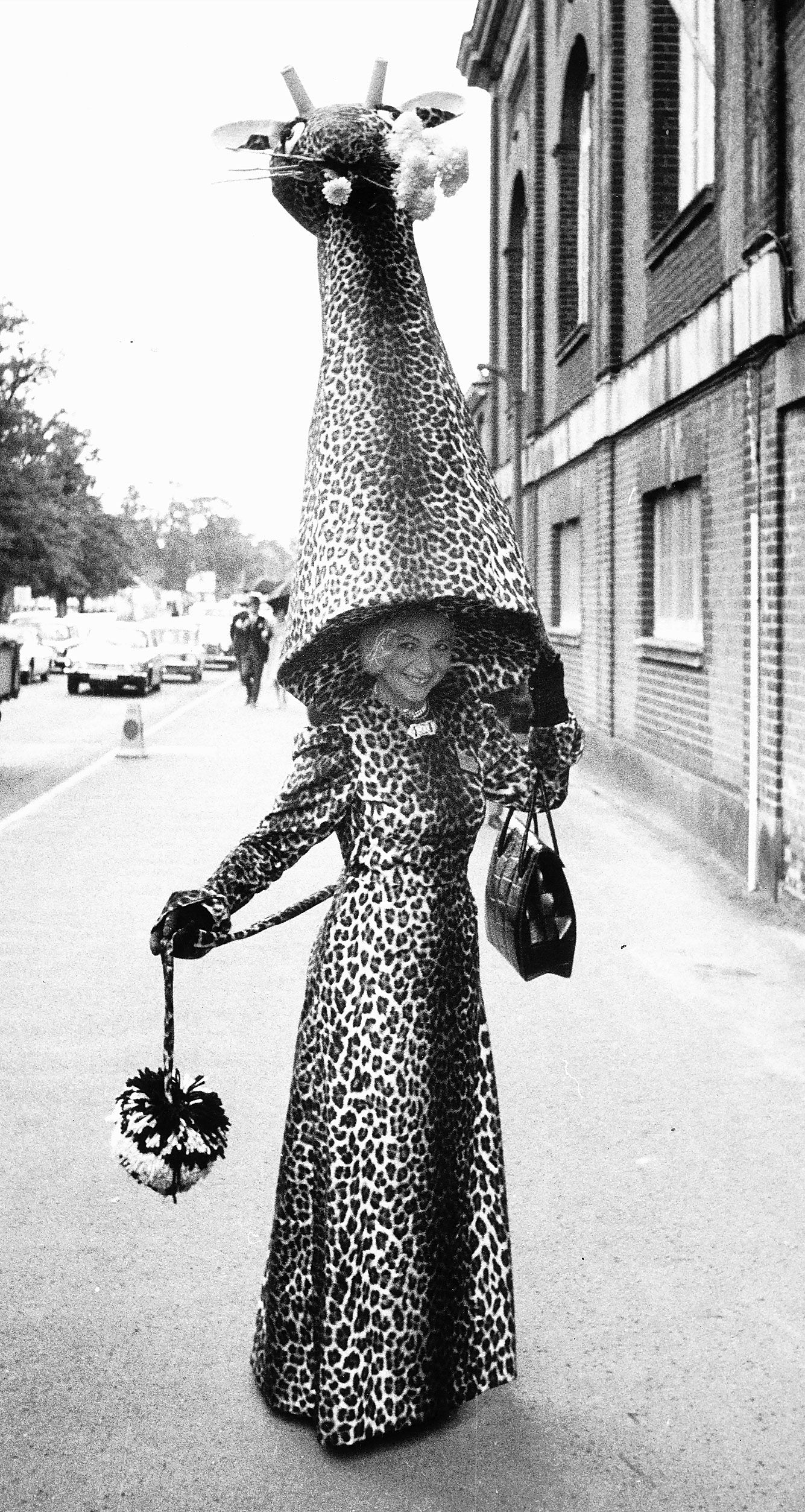 Gertrude Shilling in giraffe hat at Royal Ascot in 1971